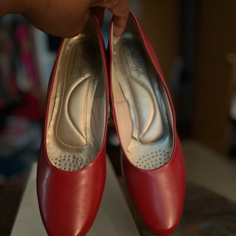 Hush puppies soft style low heel shoes